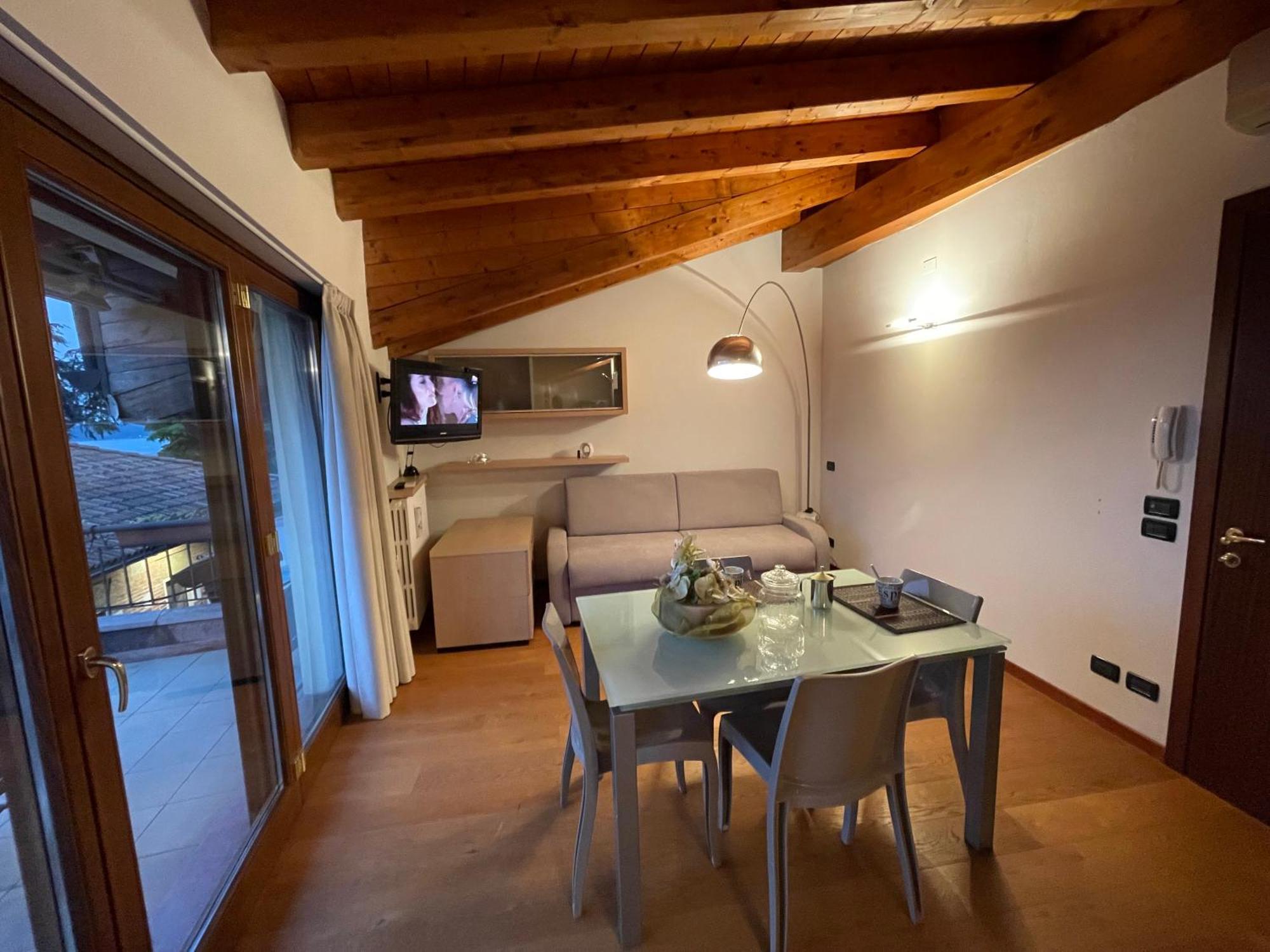 Villa Maria Apartments Moniga del Garda ภายนอก รูปภาพ