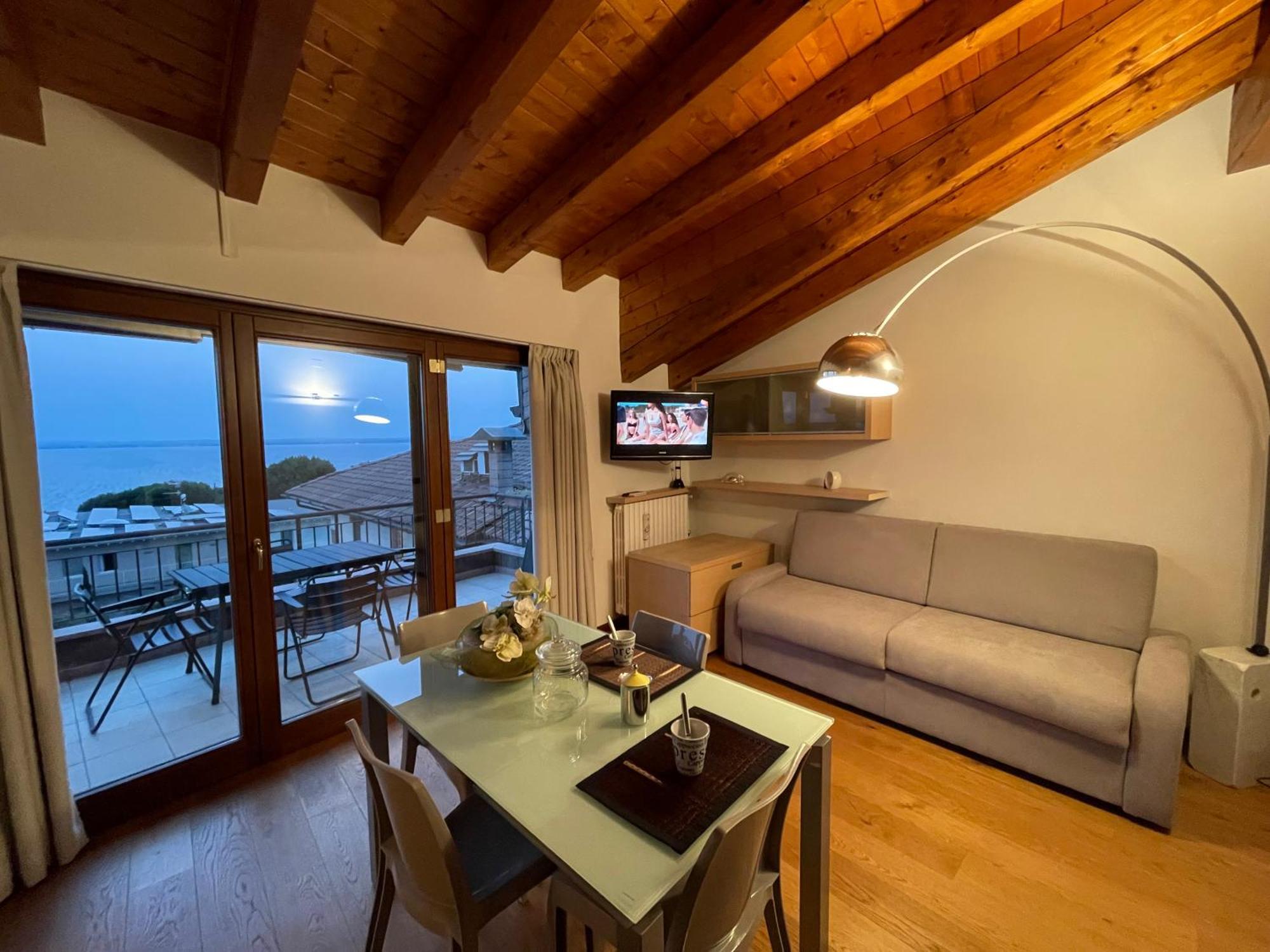 Villa Maria Apartments Moniga del Garda ภายนอก รูปภาพ